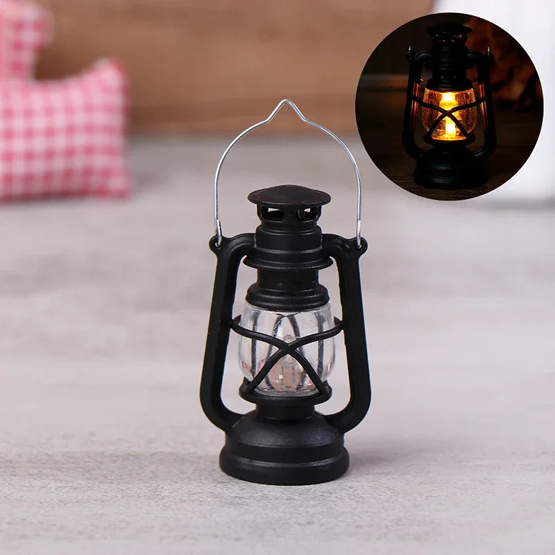 6cm Mini Led Retro Glowing Pony Lantern Simulation Cande Light Oil Lamp Mini Kerosene Lantern Doll House Decor Scene Ornaments