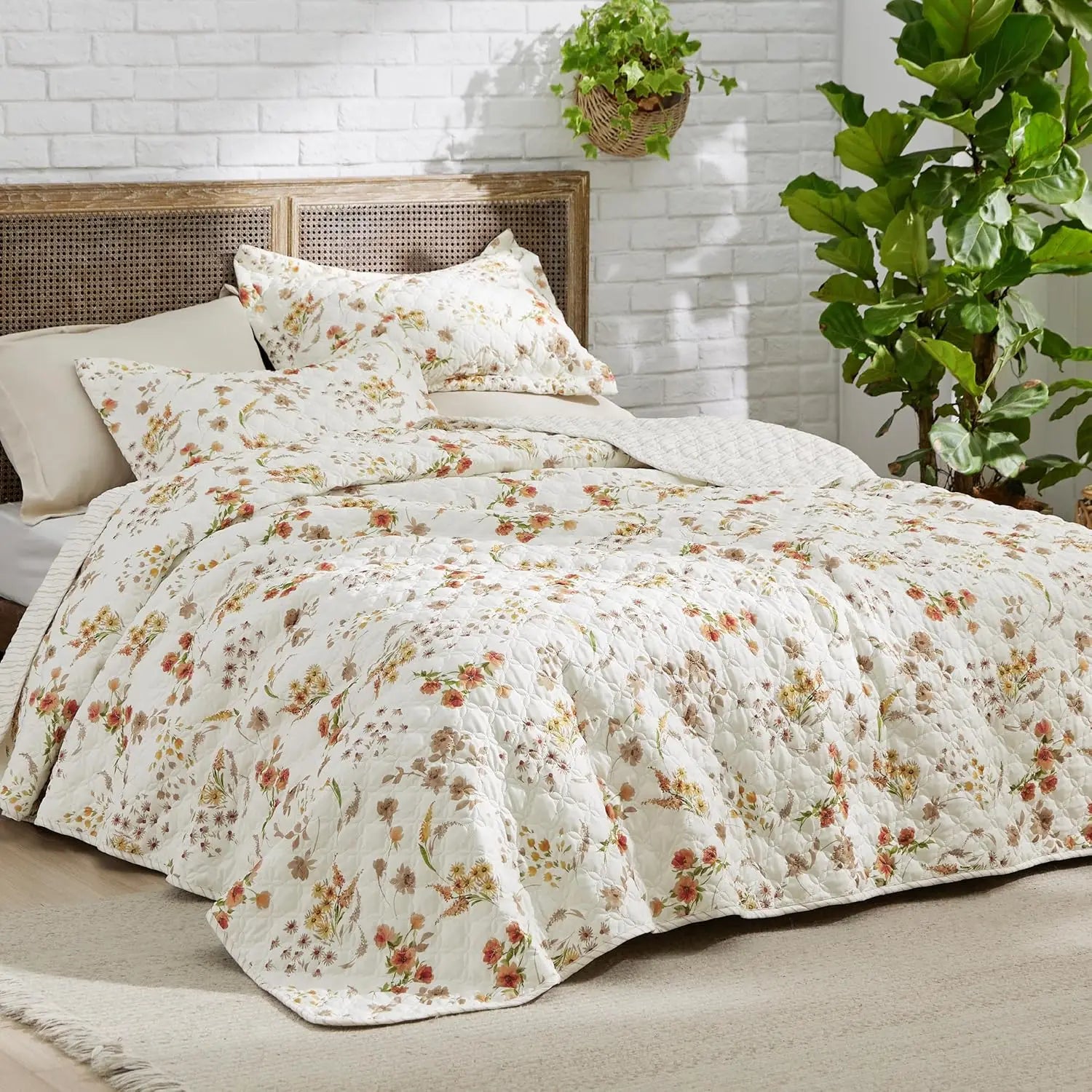 Bedsure Floral Quilt Set Queen - Reversible Blue & White Quilt Bedding Set, Daisy Design Bedspread