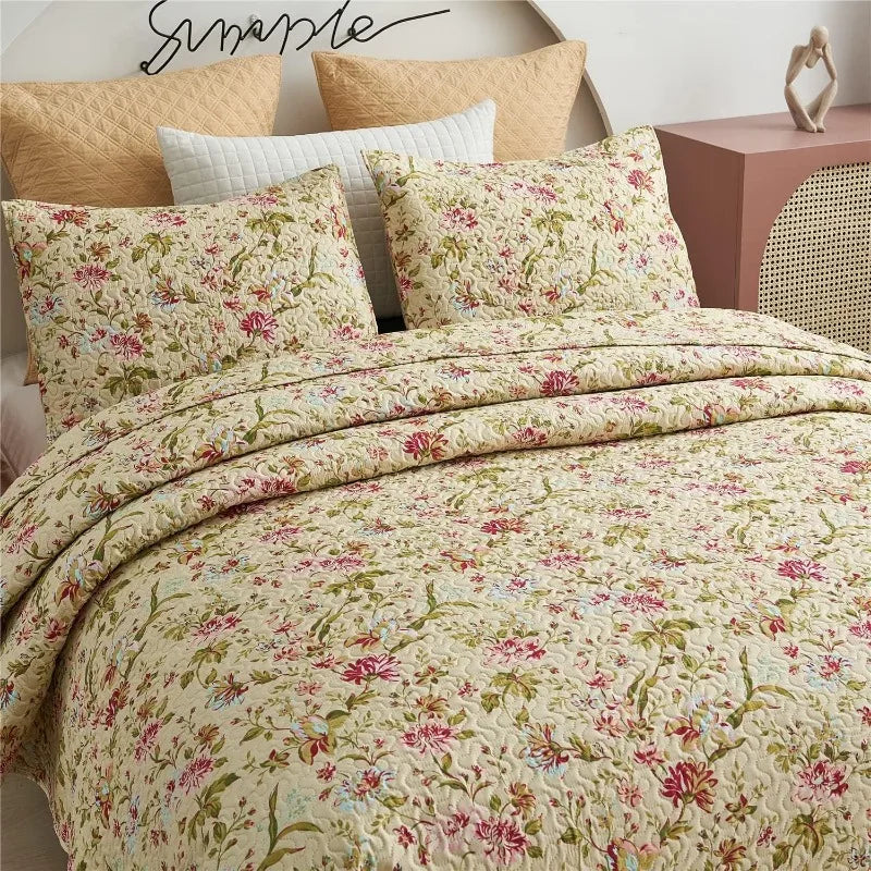 3-Piece Quilt Set with 2 Pillow Shams- Boho Reversible Soft and Lightweight Quilt Bedding Bedspread Coverlet Set