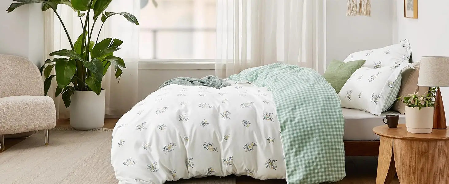 Bedsure Duvet Cover King Size - Reversible Cute Floral Duvet Cover Set with Zipper Closure, White Bedding Comforter Cover