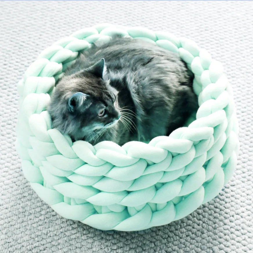 Luxury Crochet Super Chunky Pet Product Arm Knitting Cotton Tube For Soft Cat Bed High-density Woven Pet Fluffy Bed