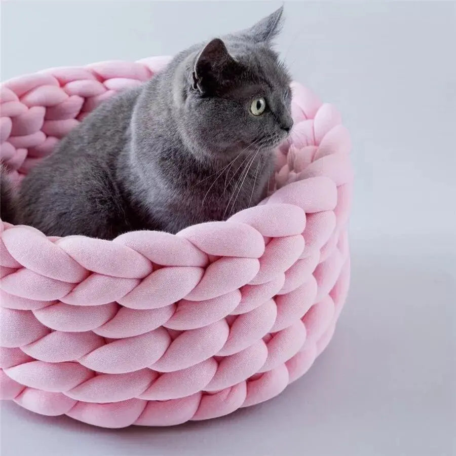 Luxury Crochet Super Chunky Pet Product Arm Knitting Cotton Tube For Soft Cat Bed High-density Woven Pet Fluffy Bed